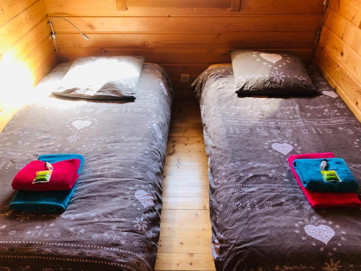 キャンピング オテル ド ウレイン エア レ カリアマス Chateauroux-les-Alpes エクステリア 写真