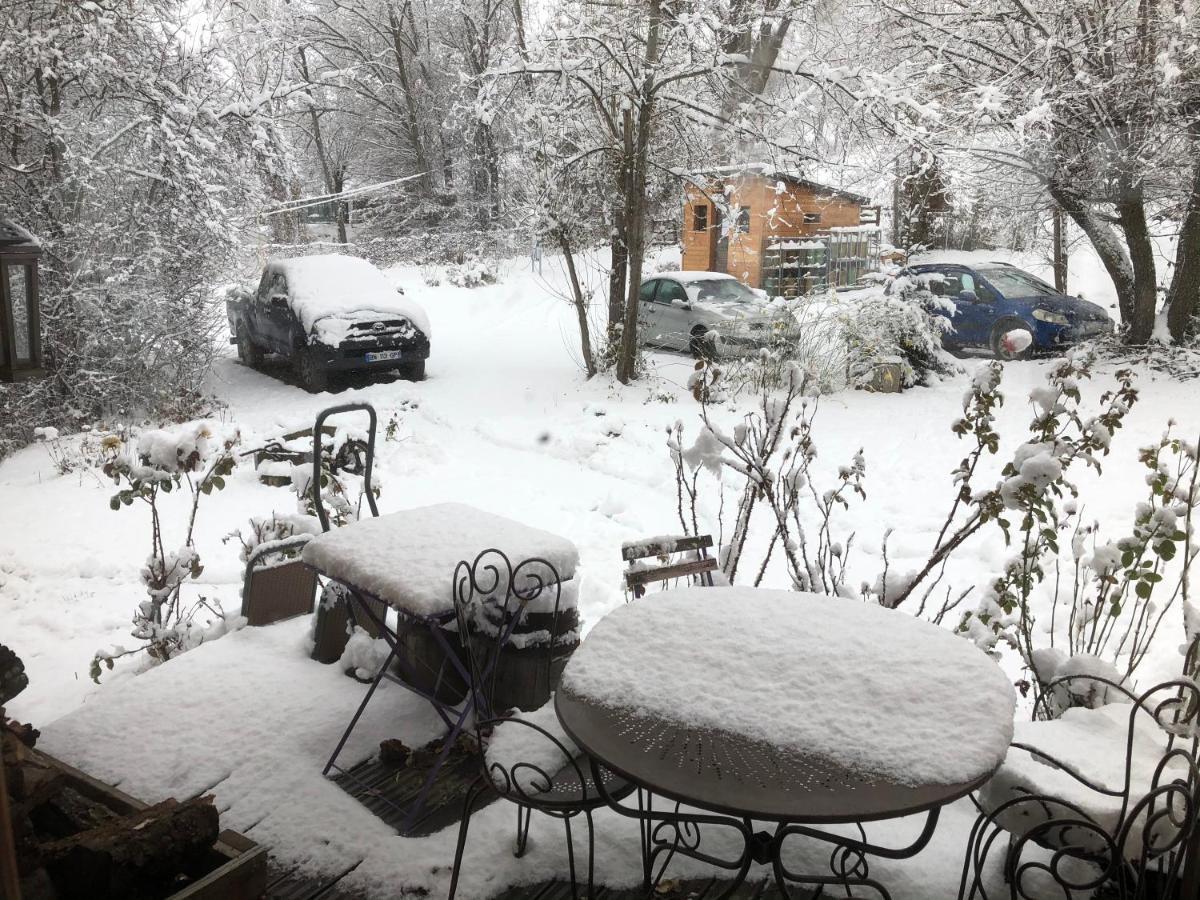 キャンピング オテル ド ウレイン エア レ カリアマス Chateauroux-les-Alpes エクステリア 写真