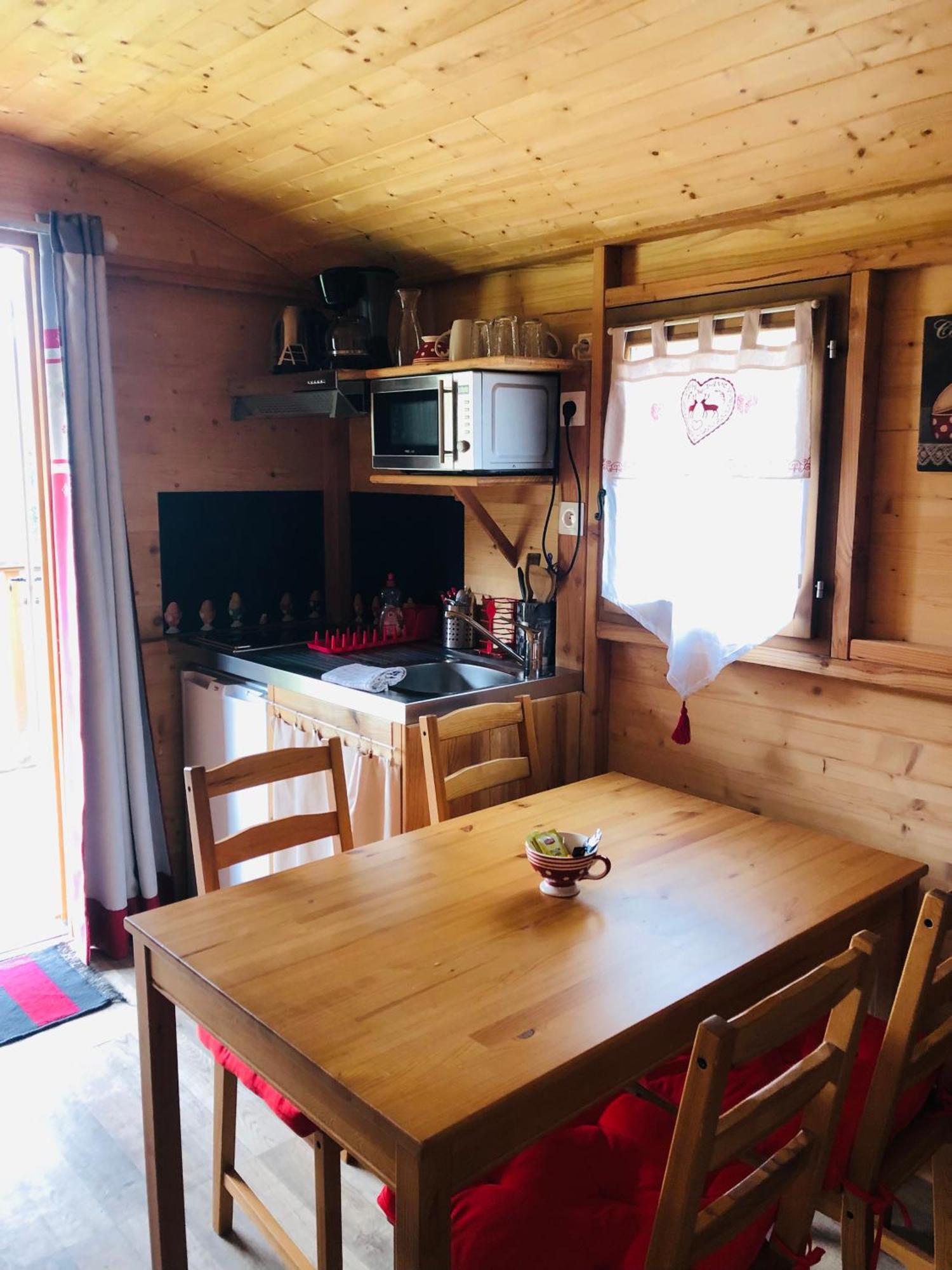 キャンピング オテル ド ウレイン エア レ カリアマス Chateauroux-les-Alpes エクステリア 写真