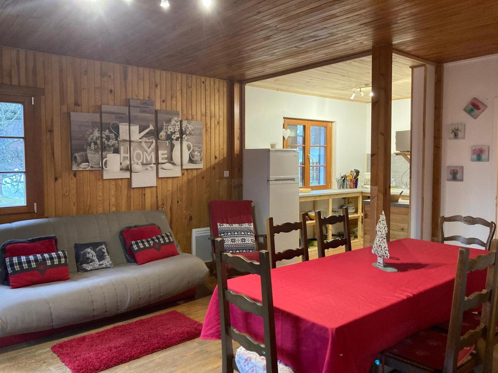 キャンピング オテル ド ウレイン エア レ カリアマス Chateauroux-les-Alpes エクステリア 写真