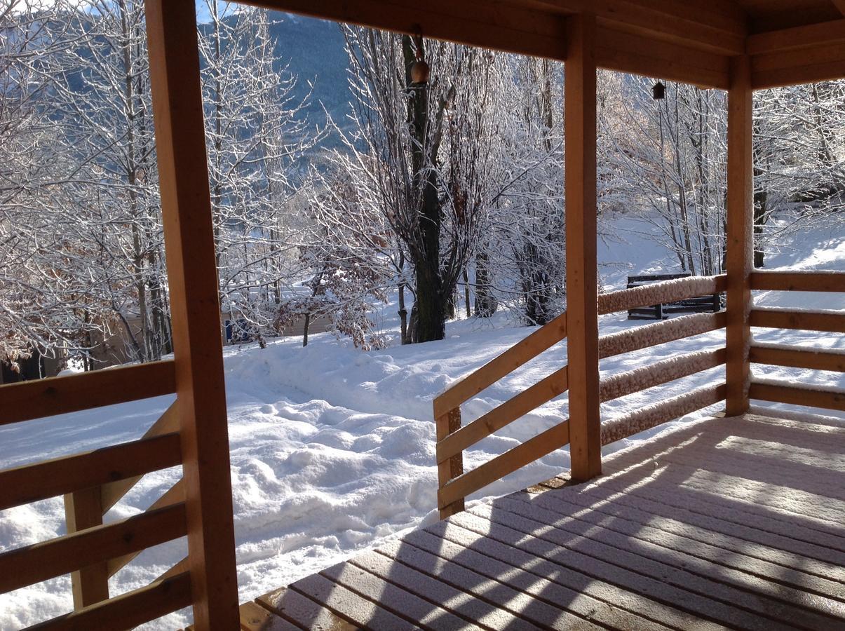 キャンピング オテル ド ウレイン エア レ カリアマス Chateauroux-les-Alpes エクステリア 写真